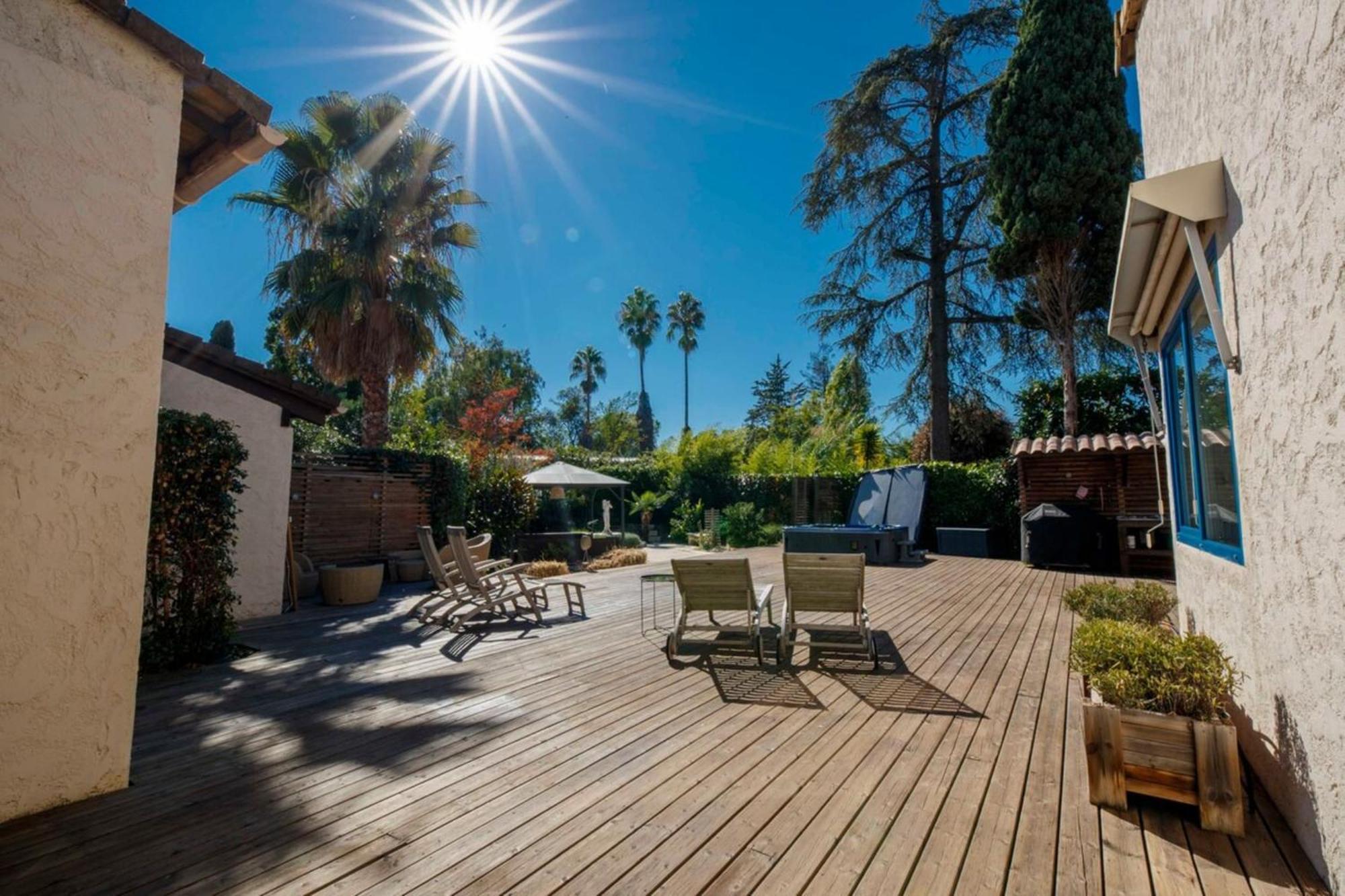 06V - Beautiful Villa With Spa Pool And Tennis 毕奥 外观 照片