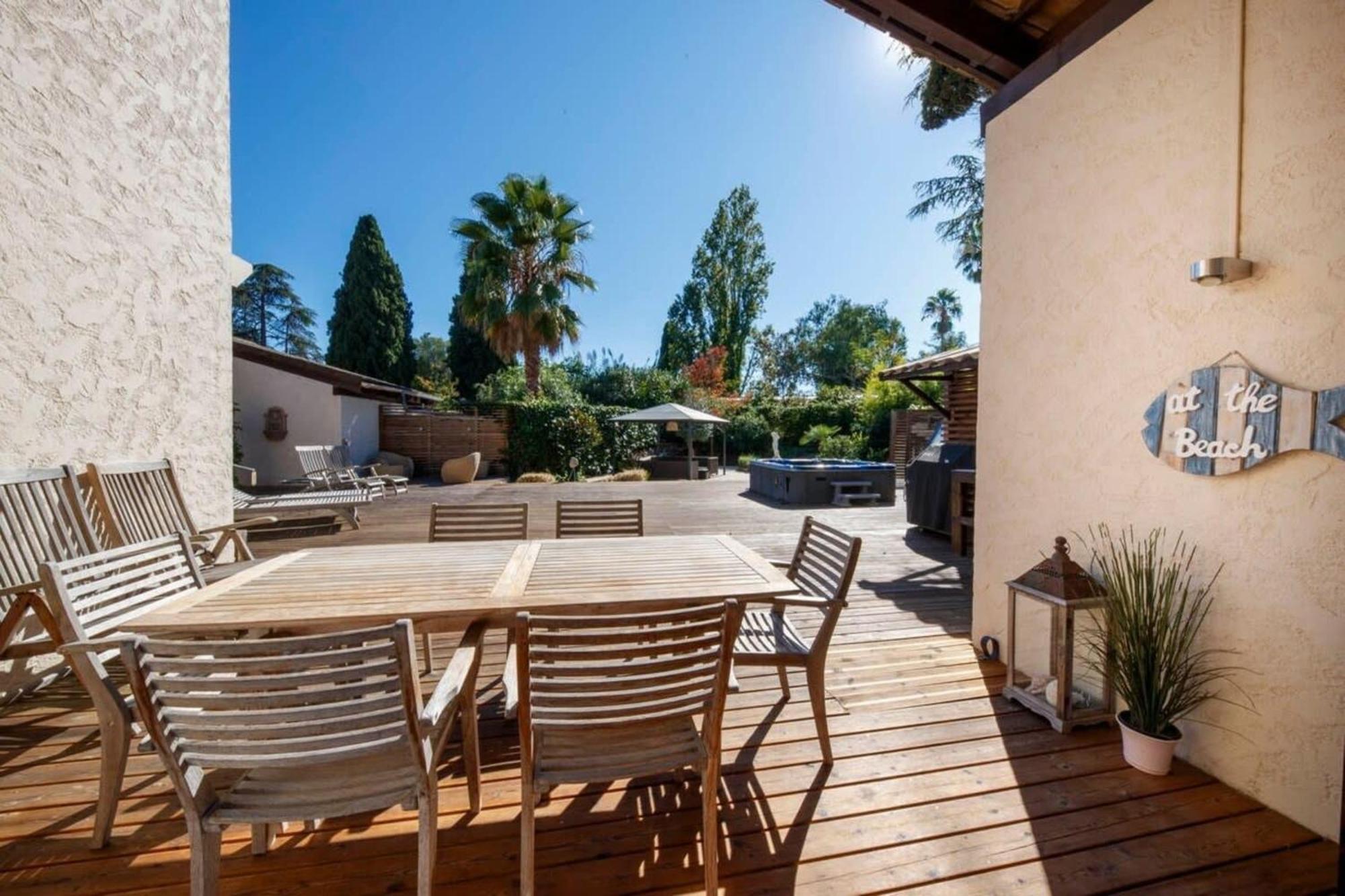 06V - Beautiful Villa With Spa Pool And Tennis 毕奥 外观 照片