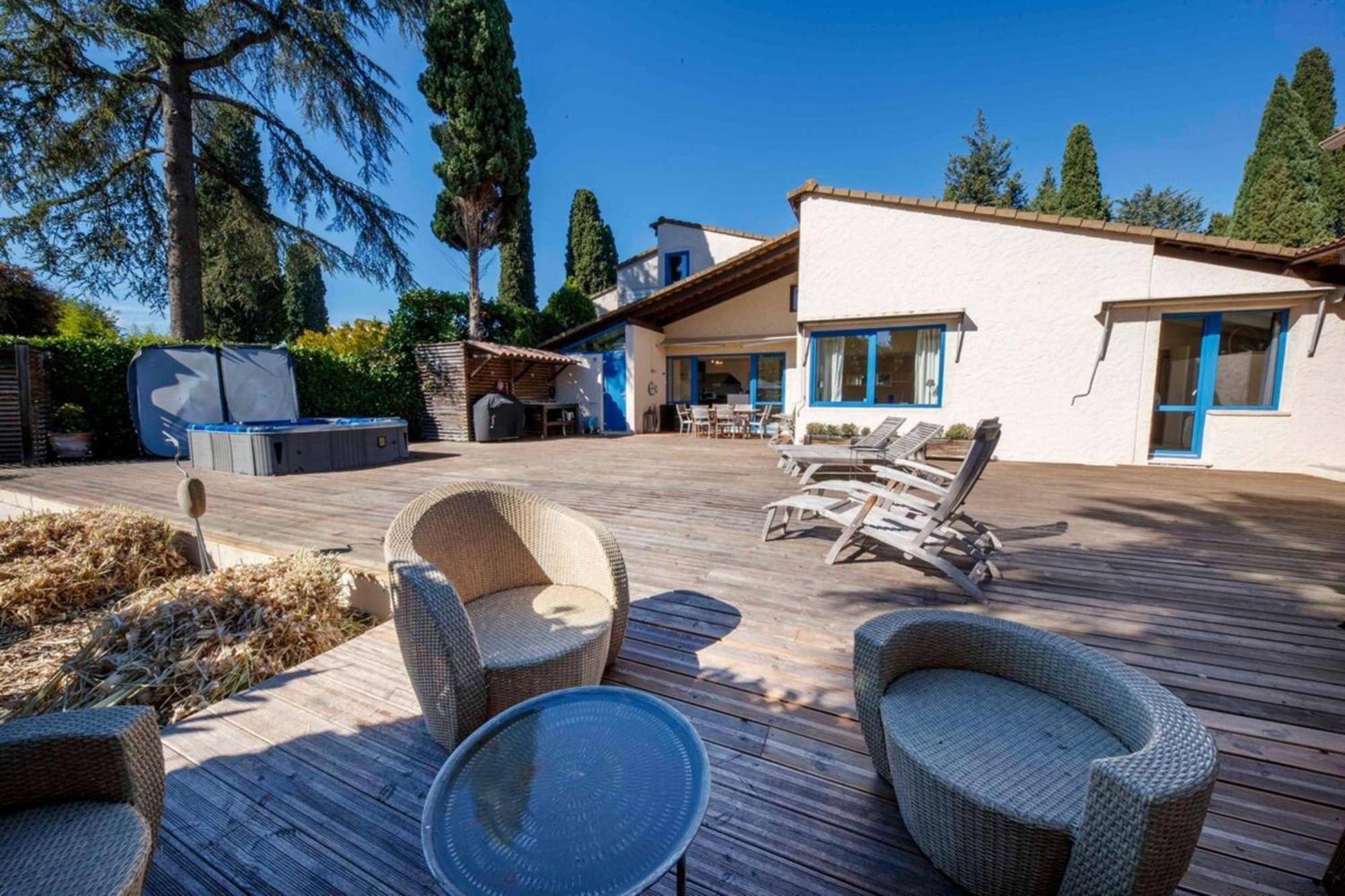 06V - Beautiful Villa With Spa Pool And Tennis 毕奥 外观 照片