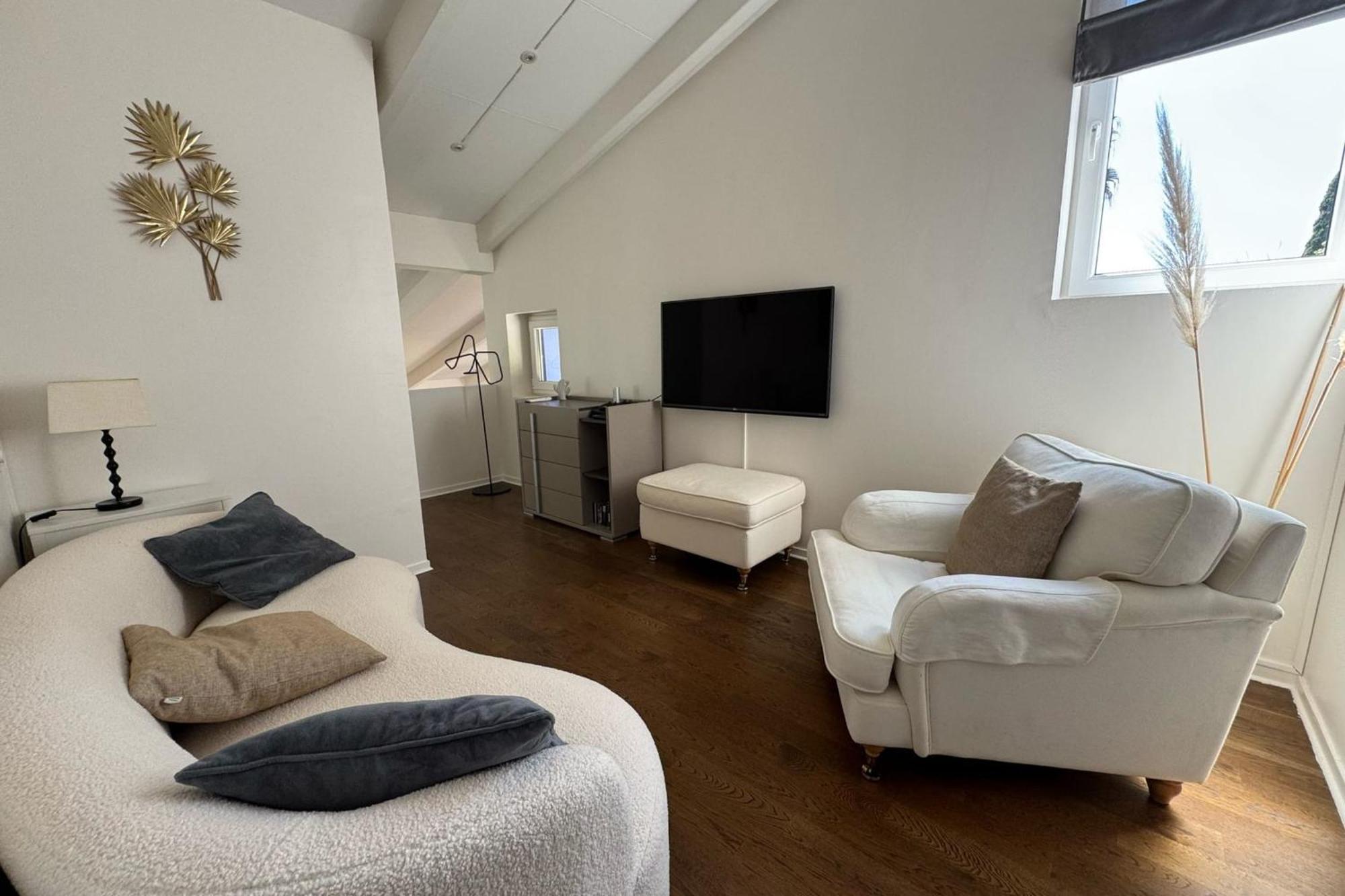 06V - Beautiful Villa With Spa Pool And Tennis 毕奥 外观 照片